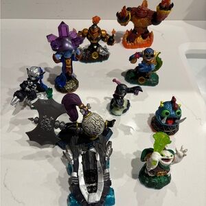 Large Skylander's action figure bundle